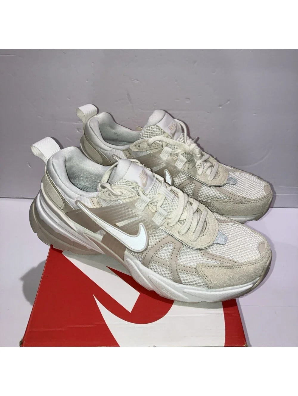 Nike V2K Run Sail Sanddrift Phantom Women's Size 8 Mesh Lace-Up HV3917-133 NEW